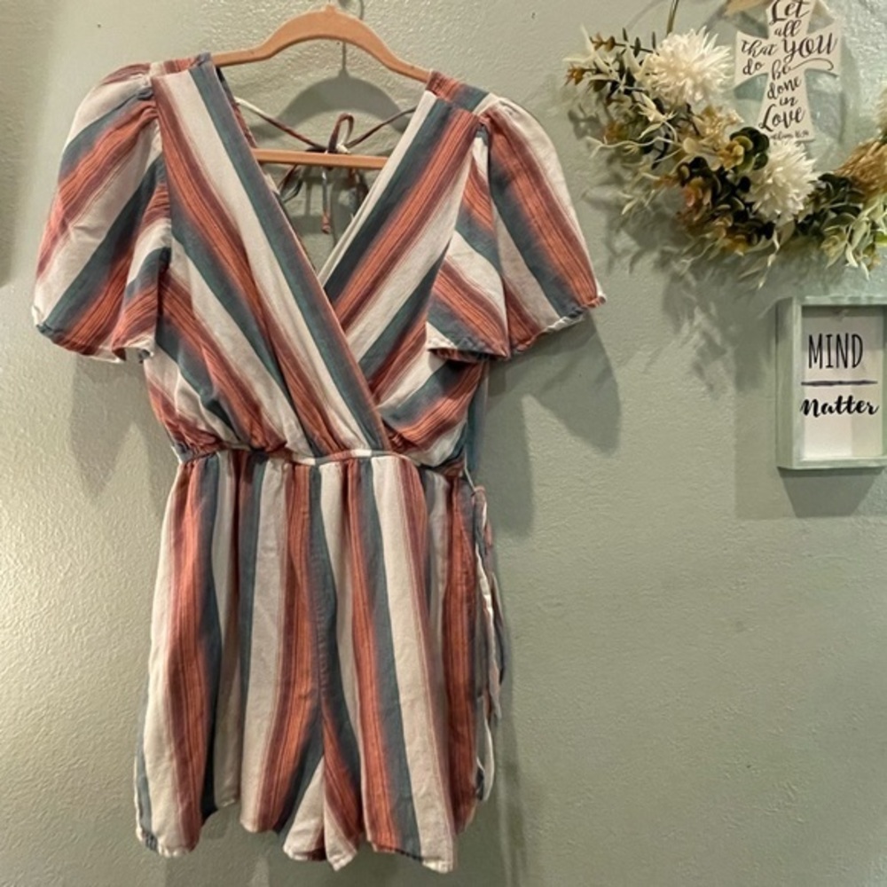 Francesca’s romper size SMALL
